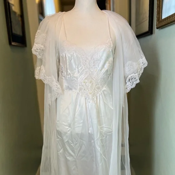 Vintage Appel Nightgown Robe Full Length Set Medium Sheer Beaded Lace White - Picture 10 of 11